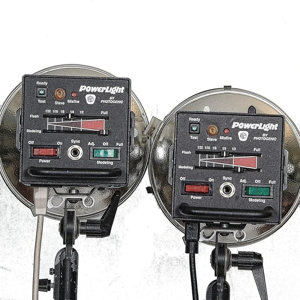 Two Photogenic 1500 Flash Power Packs Two soft boxes lighting kit Three Grids